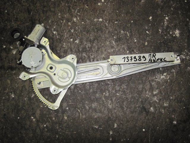 Стеклоподъемник электр. передний правый