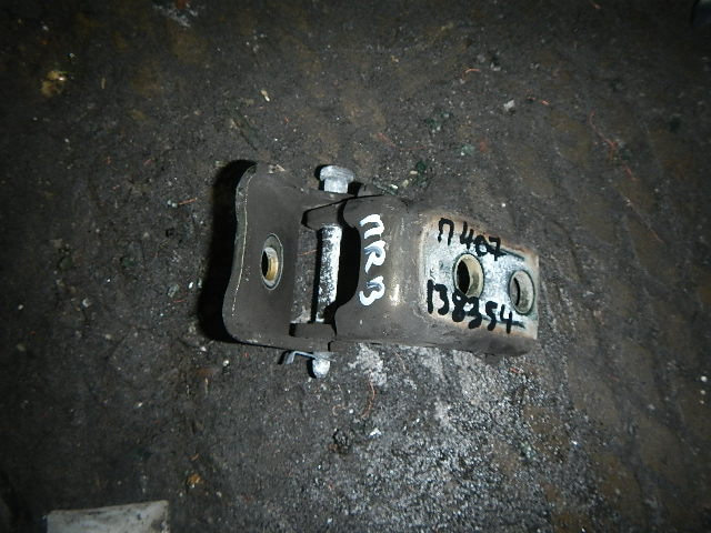 Петля двери передней правой верхняя