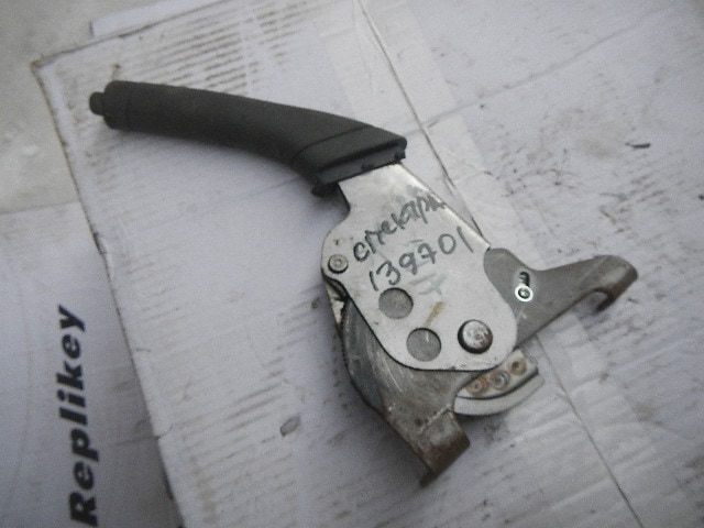 Рычаг стояночного тормоза