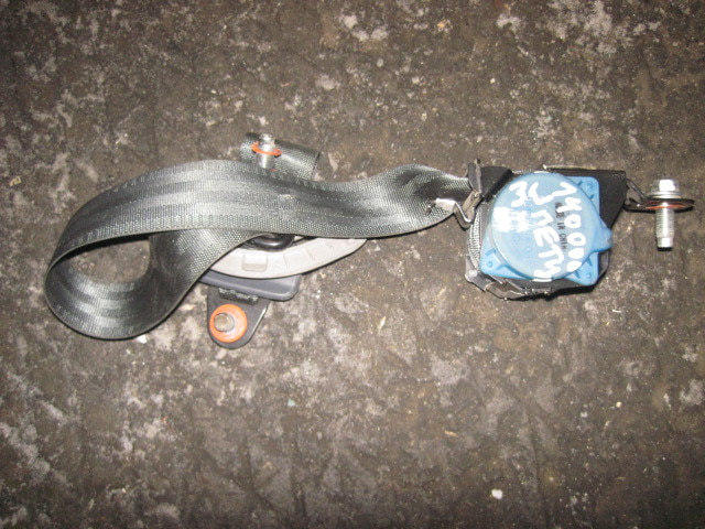 Ремень безопасности