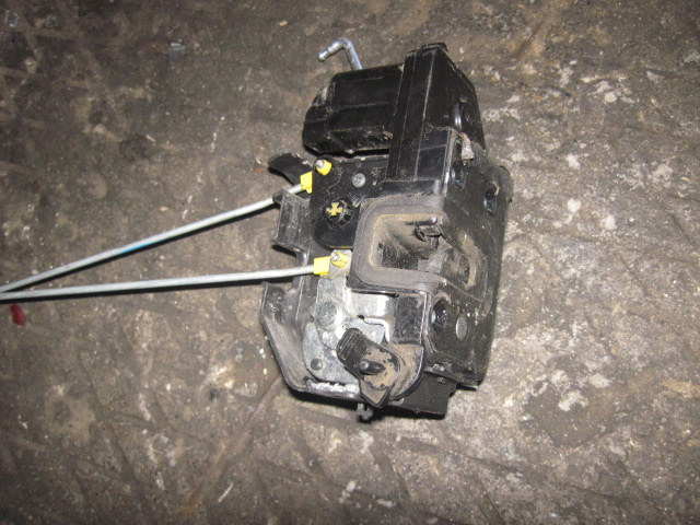 Замок двери задней правой