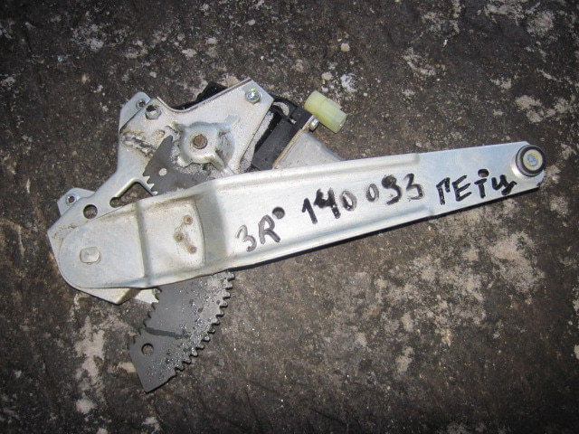 Стеклоподъемник электр. задний правый