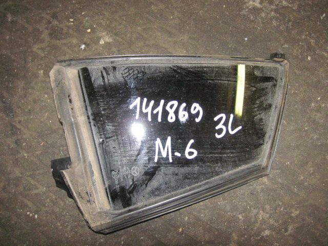 Стекло двери задней левой (форточка)