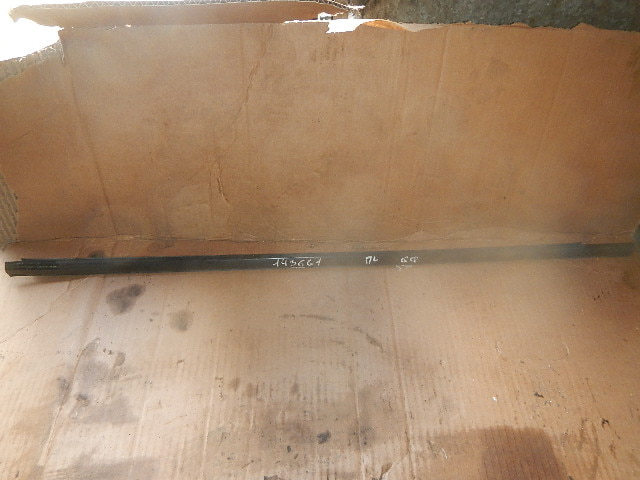 Накладка лобового стекла левая