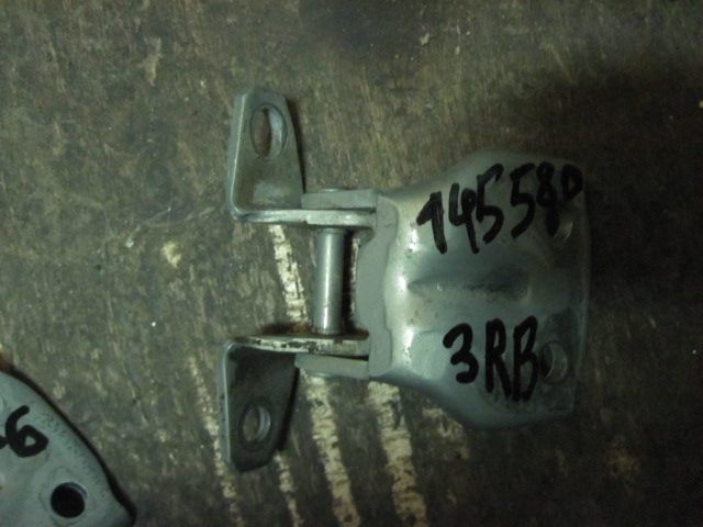 Петля двери задней правой верхняя