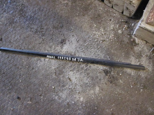 Накладка стекла заднего правого