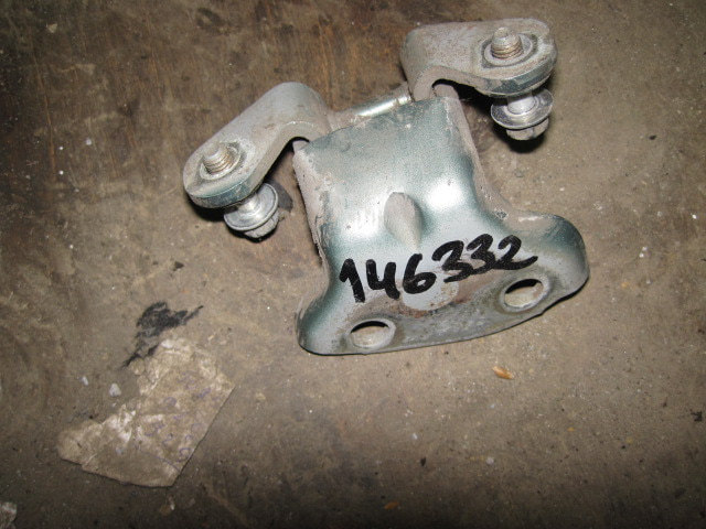 Петля двери задней правой нижняя