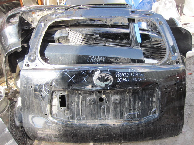 Дверь багажника