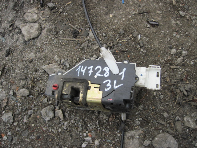 Замок двери задней левой