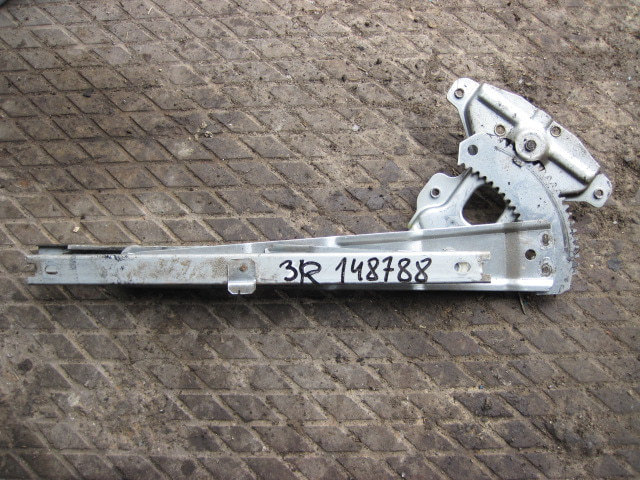 Стеклоподъемник механ. задний правый