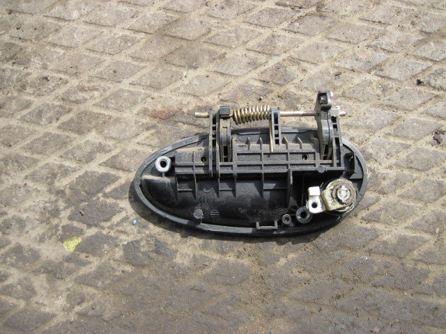 Ручка двери передней наружная правая