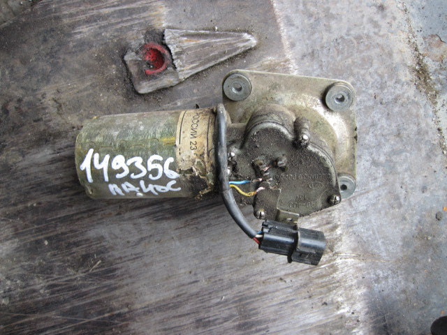 Моторчик стеклоочистителя передний