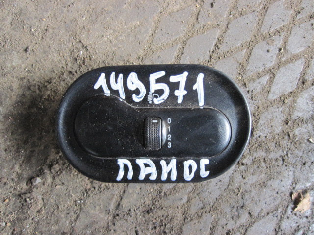 Кнопка корректора фар