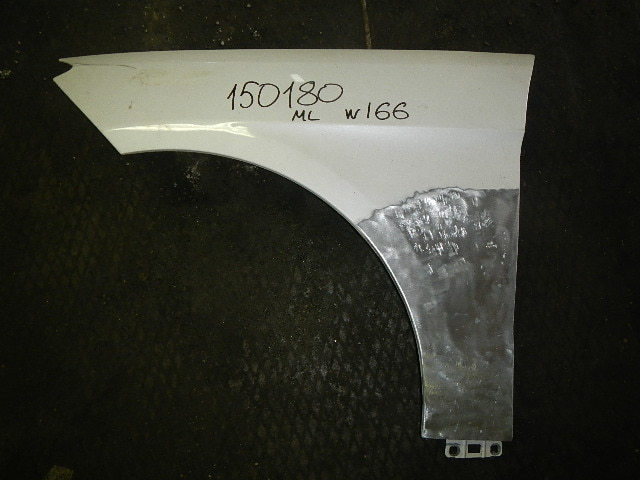 Крыло переднее левое