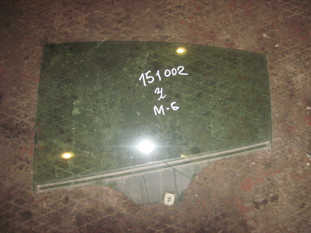 Стекло двери задней левой