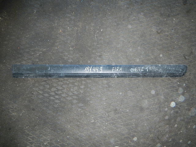 Молдинг передней правой двери