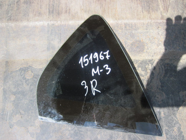 Стекло кузовное глухое правое