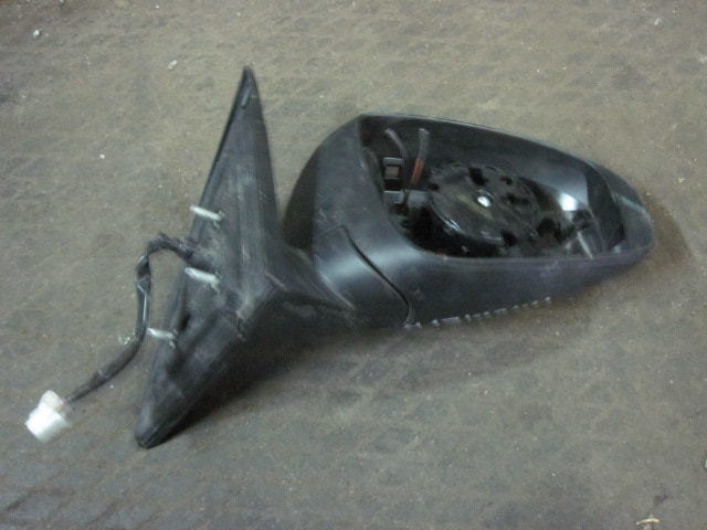 Зеркало правое электрическое