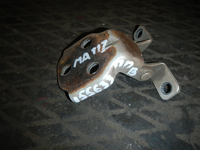 Петля двери передней правой верхняя