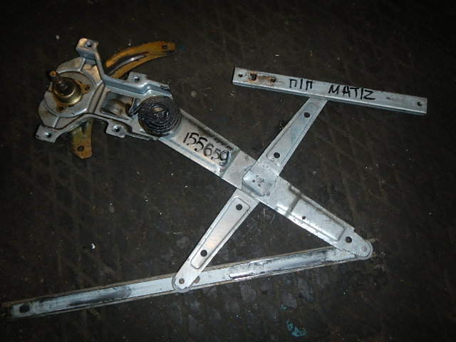 Стеклоподъемник механ. передний правый