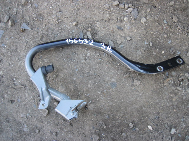 Петля крышки багажника