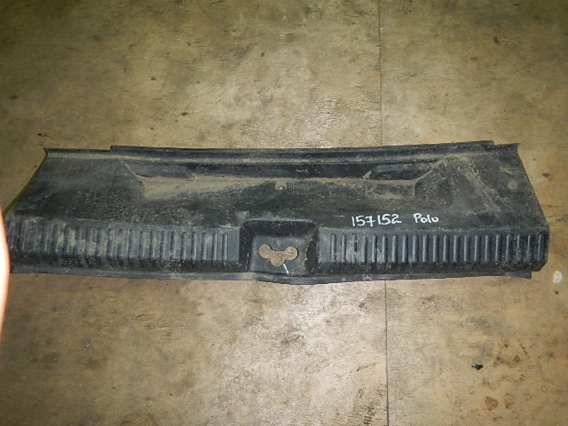 Обшивка багажника