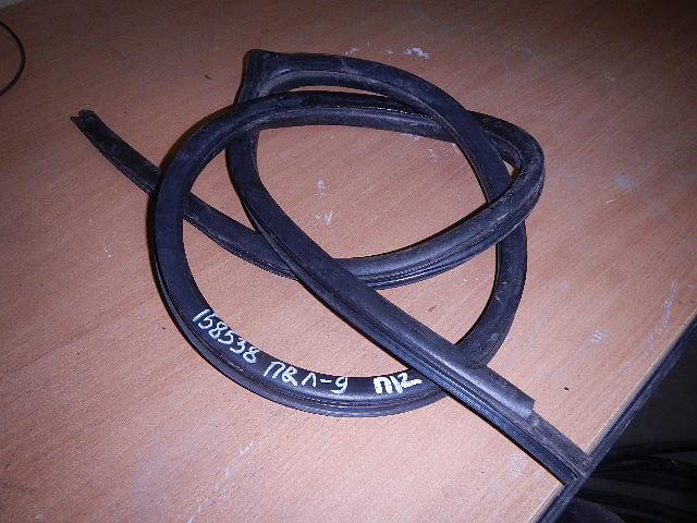 Уплотнитель двери