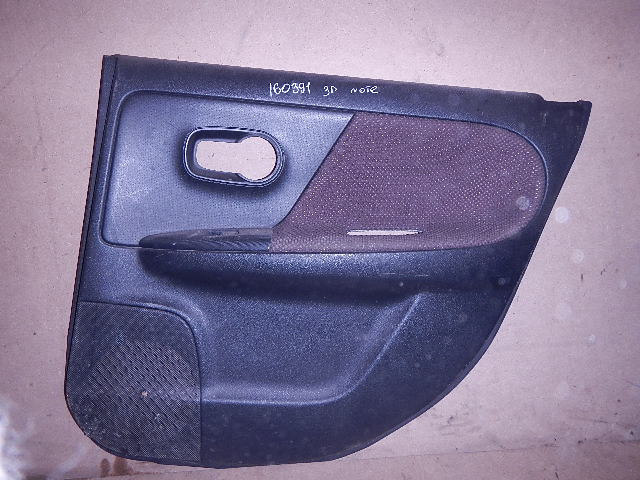 Обшивка двери задней правой