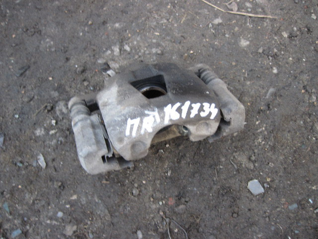 Суппорт передний правый