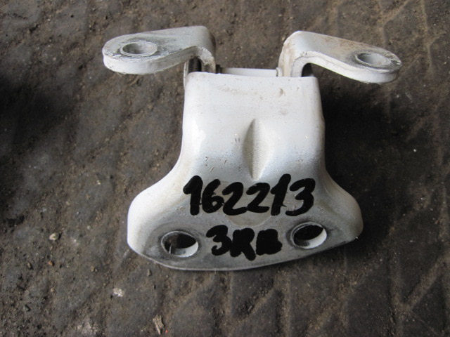 Петля двери задней правой верхняя