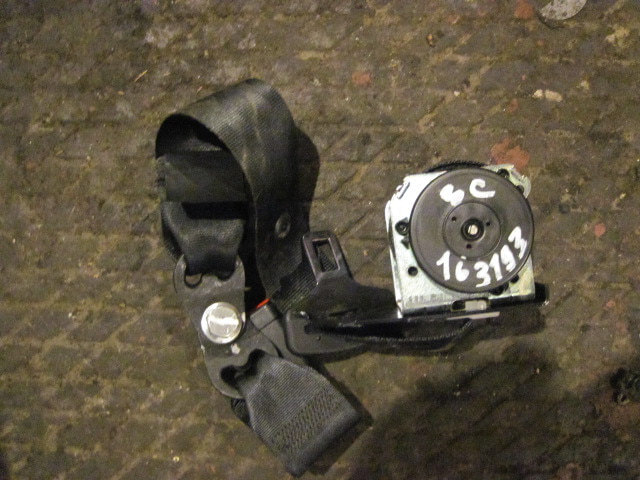 Ремень безопасности