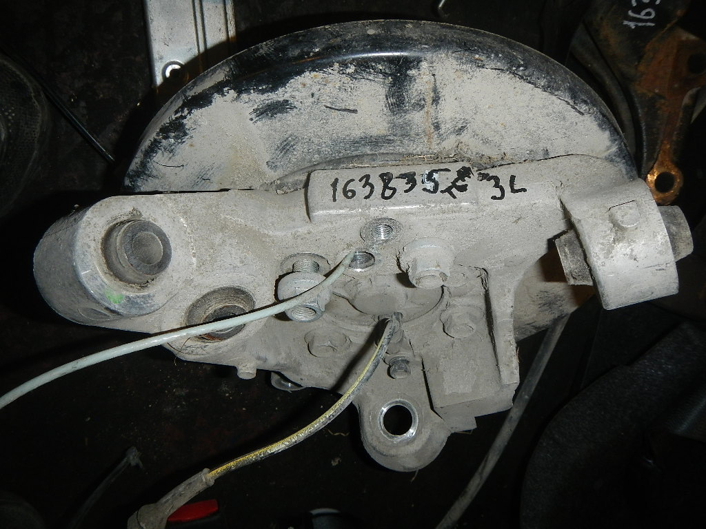 Кулак поворотный задний левый