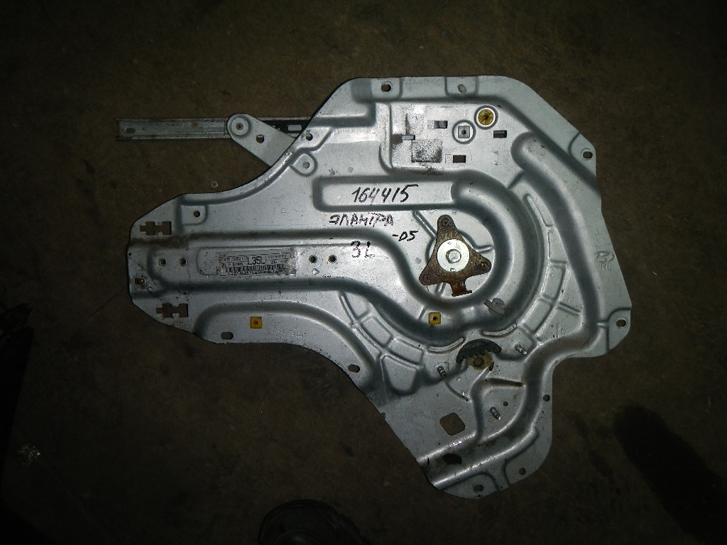 Стеклоподъемник электр. задний левый