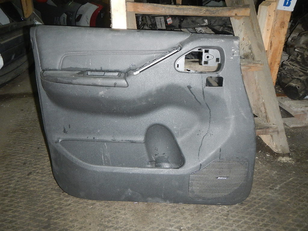 Обшивка двери передней левой