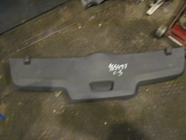 Обшивка двери багажника