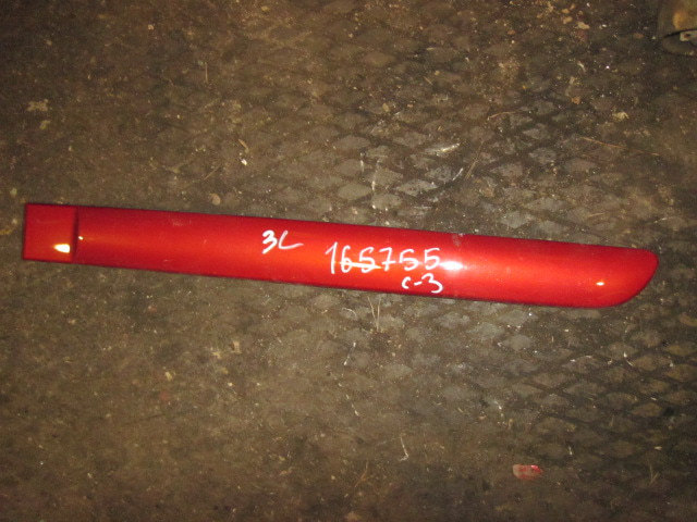 Молдинг задней левой двери