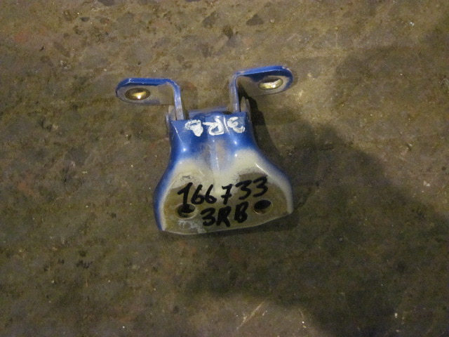 Петля двери задней правой верхняя