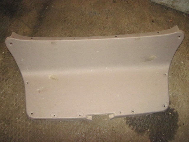 Обшивка крышки багажника