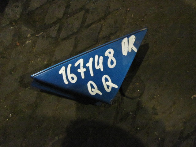 Накладка двери передней правой