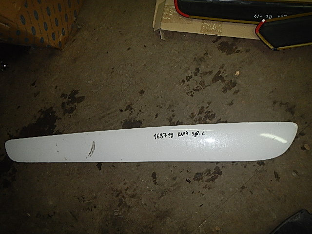 Молдинг передней левой двери