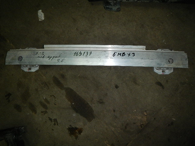 Усилитель заднего бампера