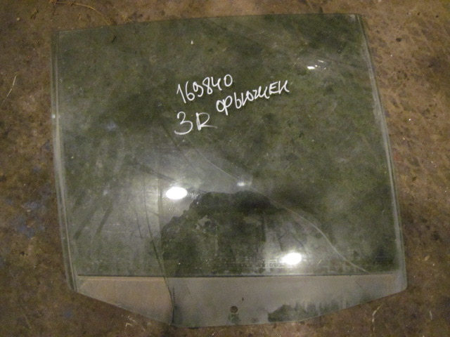 Стекло двери задней правой