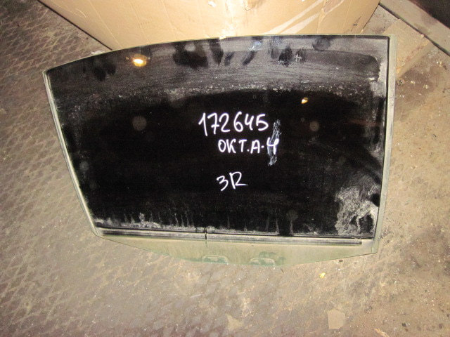 Стекло двери задней правой