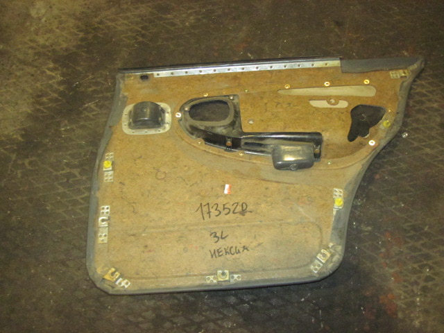 Обшивка двери задней левой