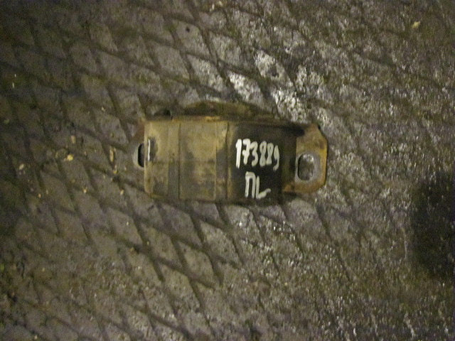 Кронштейн опоры двигателя