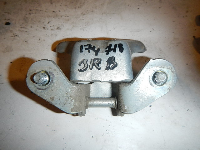 Петля двери задней правой верхняя