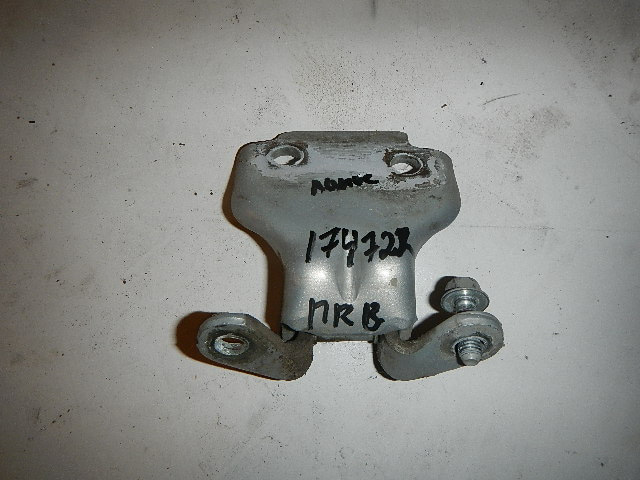 Петля двери передней правой верхняя