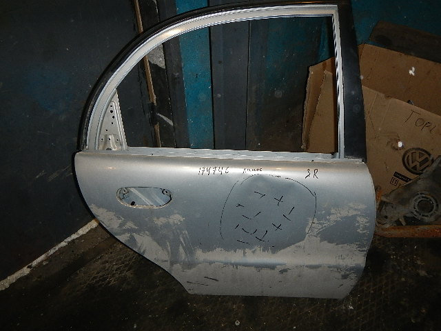 Дверь задняя правая