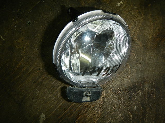 Фара противотуманная правая