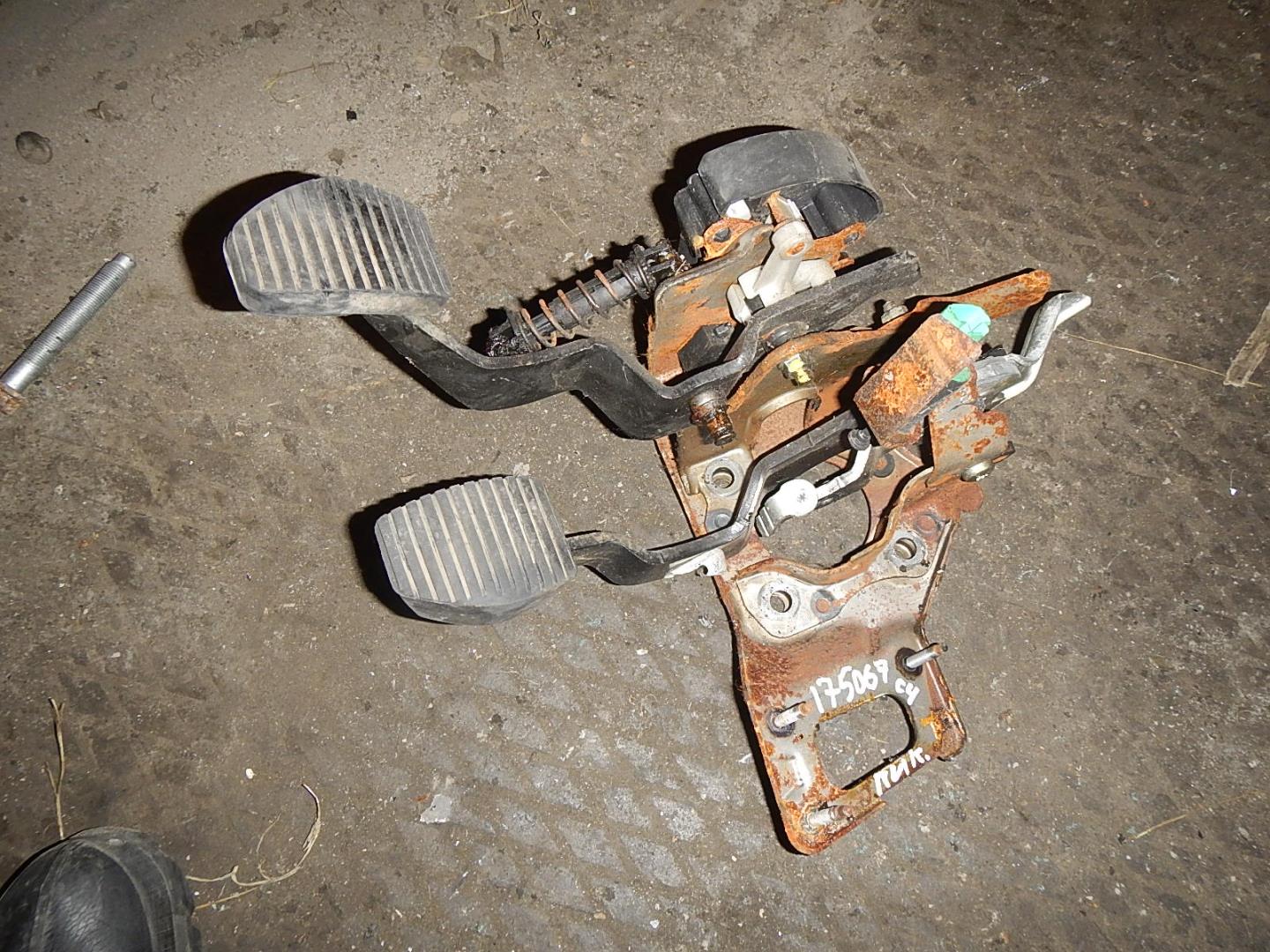 Блок педалей